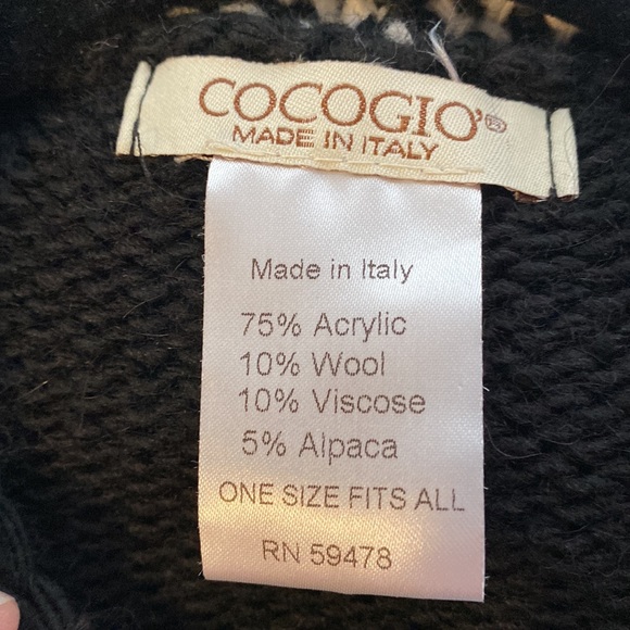 Cocogio Southwestern Print Hooded Poncho - Picture 7 of 9